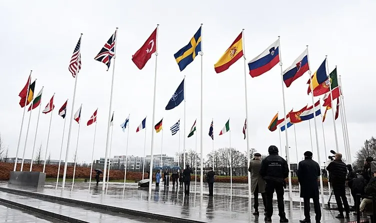 İsveç resmen NATO üyesi oldu! Bayrak töreninde dikkat çeken nükleer silah açıklaması