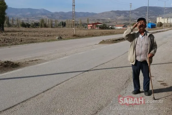 Merzifon'da 25 yıldır Mehmetçiği selamlayan Mehmet amcayı gururlandıran arma