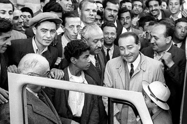 beyaz-ihtilal-72-yasinda-turkiye-yeter-soz-milletin-dedi-1652504197741.jpg