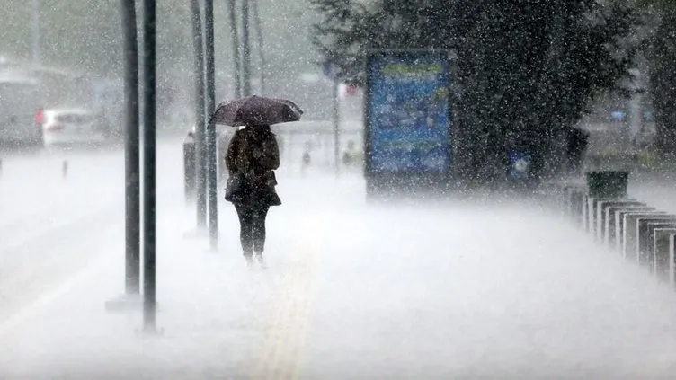 Son dakika: İstanbul güne sağanak yağışla başladı! Meteoroloji’den birçok il için flaş uyarı: Alarm verildi, kuvvetli geliyor