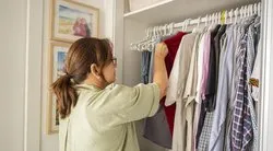 Rutubet ve güve sorununa veda ettiriyor! Ukraynalıların sırrı ortaya çıktı: Dolabın içerisine 1 adet koyun…