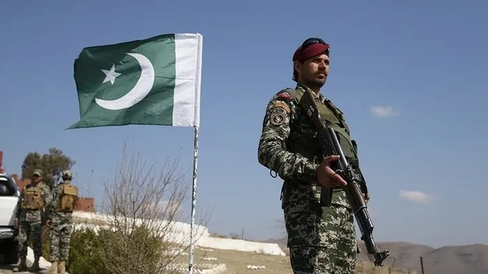 Pakistan’da ordu ile militanlar çatışma: 7 ölü