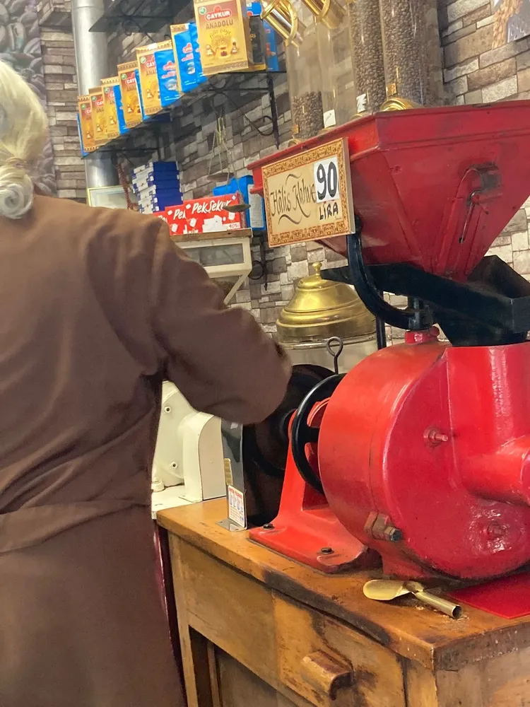 60-yillik-degirmen-uc-kusak-dededen-toruna-gecen-kahve-ustaligi-1634983093429.jpg