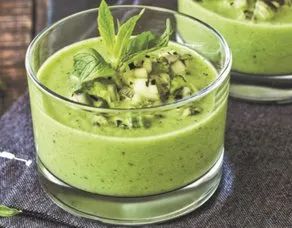 Rokalı Salatalıklı Gazpacho