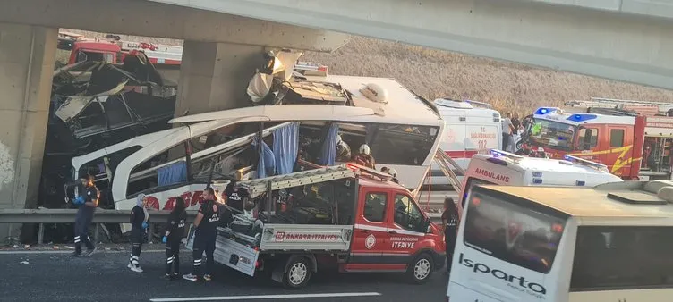 SON DAKİKA: Ankara Polatlı’da feci trafik kazası! Otobüs köprüye saplandı