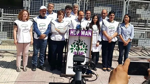 HDP’ye Van’da büyük şok: Halk katılım göstermedi !