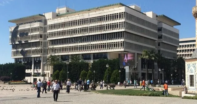 buyuksehirde-geriye-donuk-krizi-isciler-is-birakti-1690532246519.jpg CHP'li Tunç Soyer yine sözünde durmadı! İzmir'de yeni kriz patlak verdi!