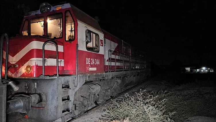 Yer Edirne! Yolcu treni kamyona çarptı! Feci kazada…