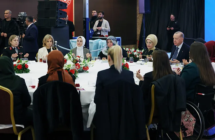 Kadınlarla yükselen Türkiye! 8 Mart’ta Cumhurbaşkanı Erdoğan’ın katıldığı iftar yemeğinde neler konuşuldu?