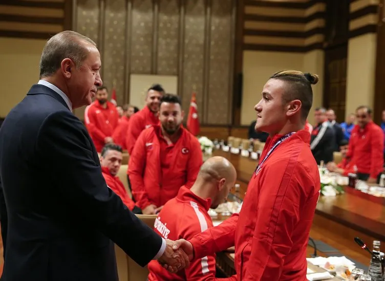 Erdogan Ampute Futbol Ve Tekerlekli Sandalye Basketbol A Milli Takimlarini Kabul Etti Galeri