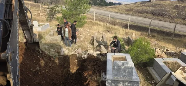adiyamanda-akilalmaz-olay-hayattayken-mezarlarini-hazirlatti-ali-amca-ince-dusunmus-1793001760464.jpg