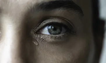 Tek bir gözyaşı damlası Parkinson hastalığını ortaya çıkarabilir