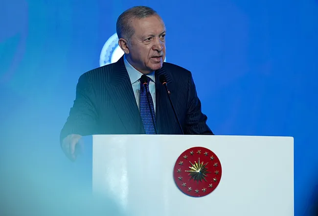 baskan-erdogan-guvenlik-ve-savunma-asla-tek-boyutlu-degildir-1771936784697.jpeg Başkan Erdoğan: Güvenlik ve savunma asla tek boyutlu değildir