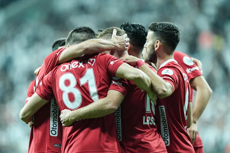 SON DAKİKA BEŞİKTAŞ HABERLERİ: Beşiktaş - Antalyaspor maçında kafaları karıştıran karar! İptal edilen gol tartışma yarattı...