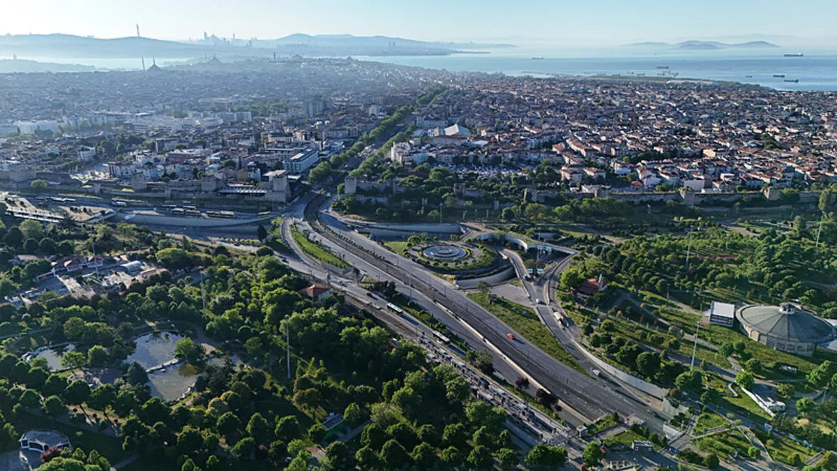 İstanbul’da bayramın ilk günü yollar boş kaldı İstanbul’da bayramın ilk günü yollar boş kaldı