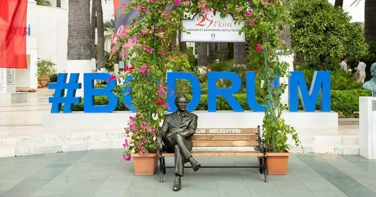 Bodrum Belediyesi’nin Atatürk heykeli tartışma yarattı