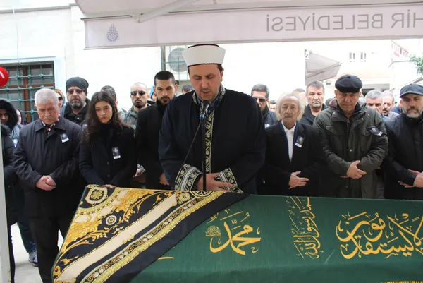 hanim-aga-hulya-agansoy-son-yolculuguna-ugurlandi-1582893985247.jpg