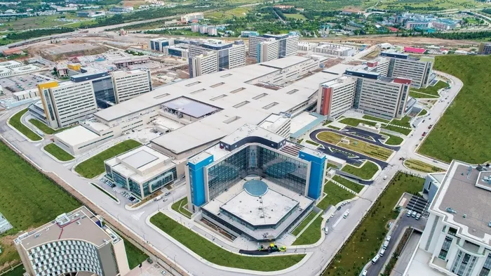 bilkent-sehir-hastanesinde-800-ameliyat-yapiliyor-1781596773753.jpg