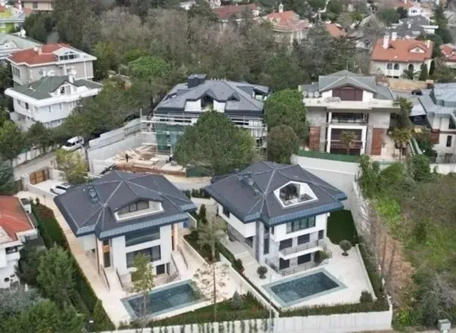 SON DAKİKA | İBB’deki yolsuzluk çarkında yeni skandal! Paravan sıvacı, tesisatçıdan sonra şimdi de şoför!