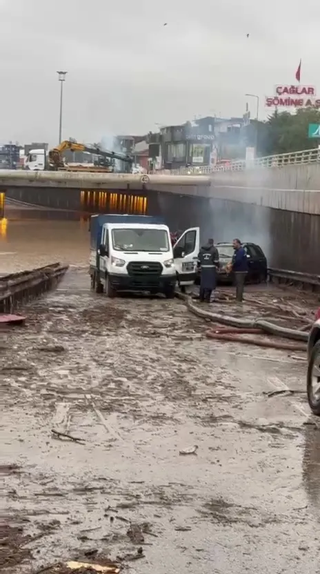 kocaeli-valiligi-uyardi-zorunlu-olmadikca-trafige-cikmayin-1792049872266.jpg