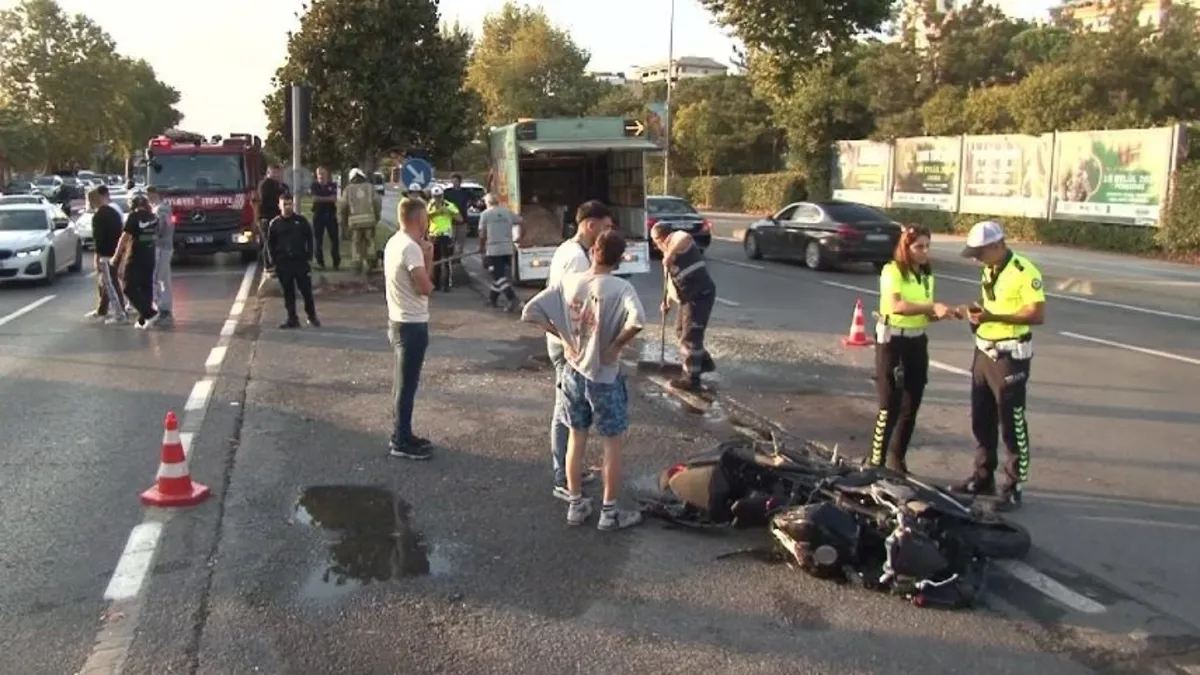 Hatalı dönüş yapınca motosikletli ile çarpıştı: 2 yaralı Hatalı dönüş yapınca motosikletli ile çarpıştı: 2 yaralı