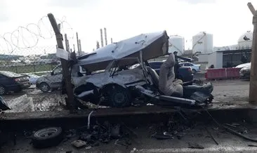 İzmir’de feci kaza:Otomobil ikiye bölündü! Yaralılar var!