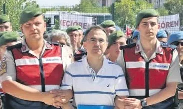 Akıncı Üssü’nde iki yabancı