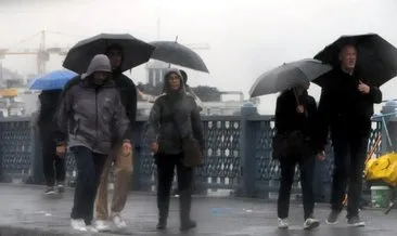 İstanbul’da sağanak yağmur trafik yoğunluğunu arttırdı