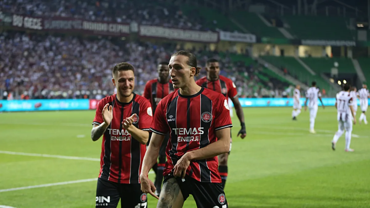 Fatih Karagümrük Şampiyonluğa Ulaştı! Süper Lig'e Dönüş Bileti Bandırmaspor'a Karşı Kazanıldı!