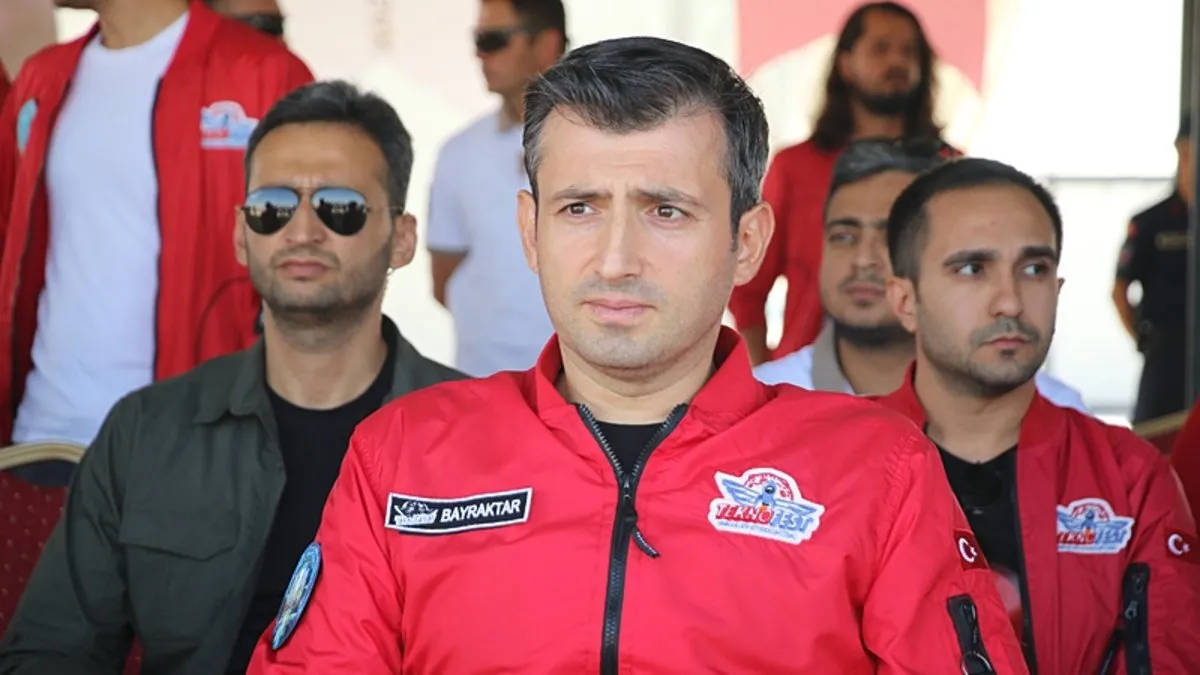 Selçuk Bayraktar: Bu yıl 900’den fazla takım bu yarışmalara başvurdu Selçuk Bayraktar: Bu yıl 900’den fazla takım bu yarışmalara başvurdu