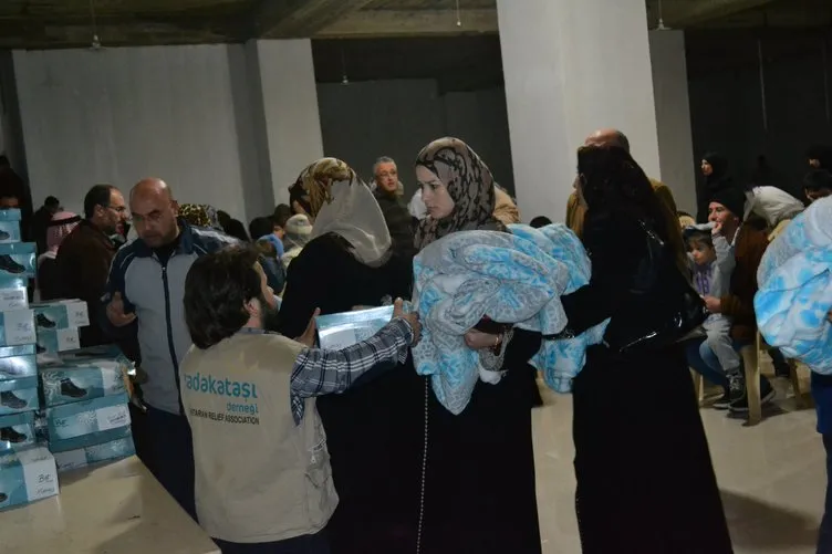 Lübnan’daki Suriyeli ve Filistinli mültecilere insani yardım