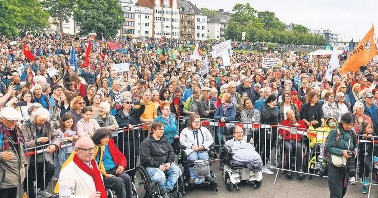 Dört bin kişiyle AfD protestosu