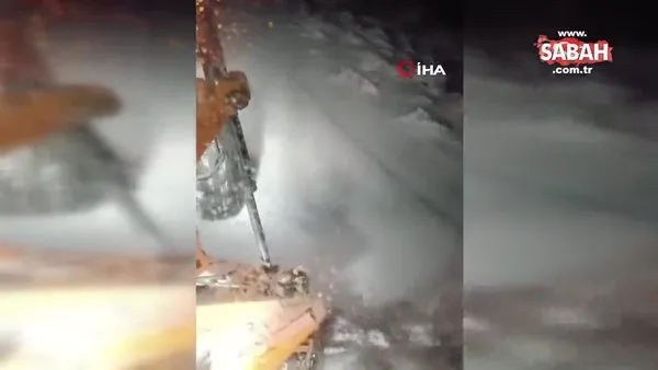 Siirt’te kar yağışı nedeniyle araçlar yolda mahsur kaldı