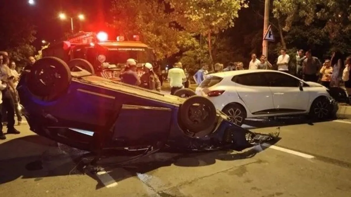 Kontrolden çıkan araç karşıdan gelen otomobile çarpıp takla attı: Kazada 1'i ağır 3 kişi yaralandı