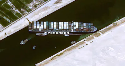 SON DAKİKA: Süveyş Kanalı’nda karaya oturmuştu! Japon firmaya rekor tazminat talebi!