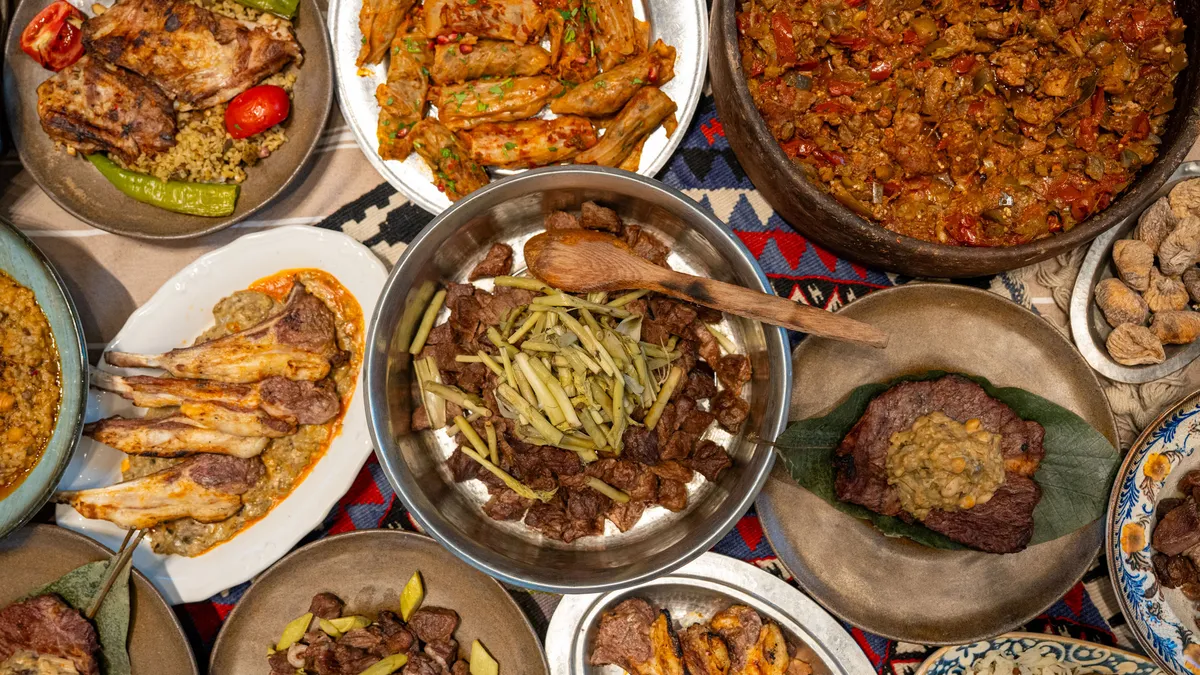 Van’ın gastronomi mirası lezzet noktalarında tanıtılıyor: Kahvaltı, otlu peynir, inci kefali ve daha fazlası… Van’ın gastronomi mirası lezzet noktalarında tanıtılıyor: Kahvaltı, otlu peynir, inci kefali ve daha fazlası…