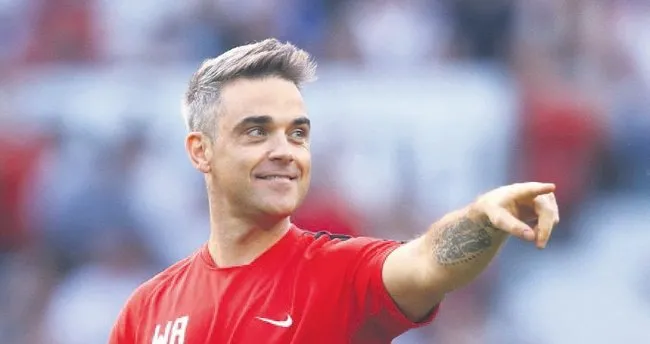 Robbie Williams’tan çene estetiği itirafı