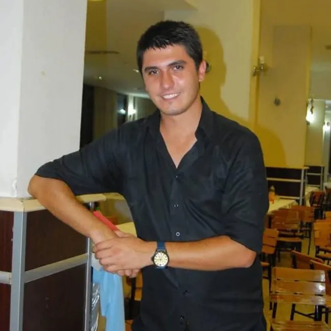 tekirdagda-otomobil-bariyere-carpti-2-olu-1-yarali-1761399704329.jpg