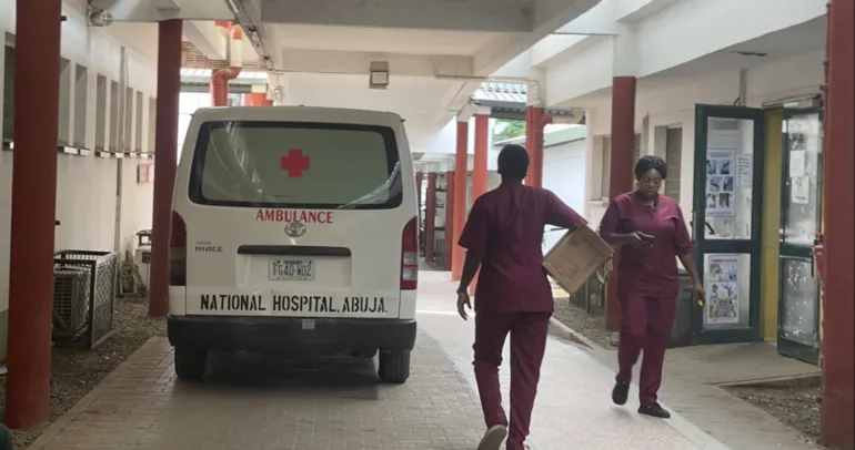 Nijerya’da kamyon kalabalığın arasına daldı