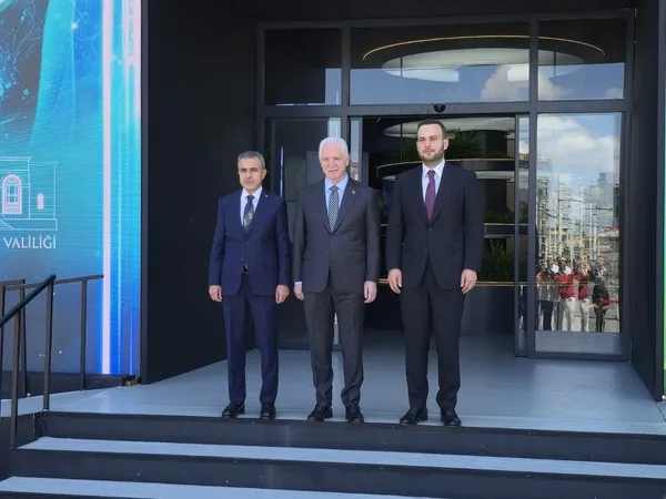surdurulebilir-bir-gelecek-icin-sifir-atik-sergisi-taksimde-ziyaretcilerini-agirliyor-1781962426442.jpg
