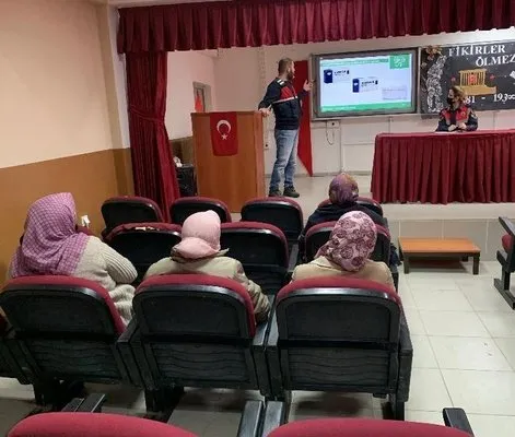 Kütahya’da “En İyi Narkotik Polisi Anne” semineri