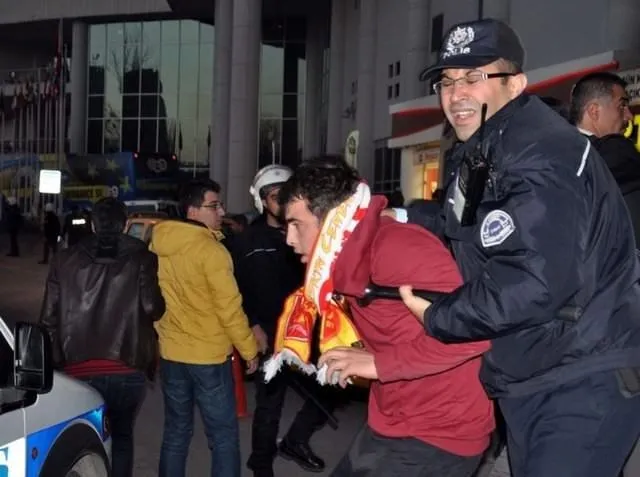 Kayserispor - Fenerbahçe maçı öncesi olaylar çıktı
