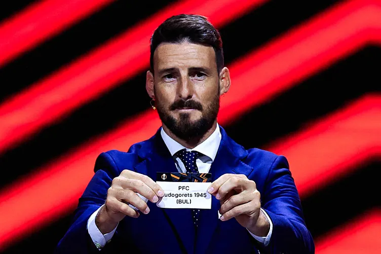 UEFA Avrupa Ligi’nde sıralamayı şimdiden açıkladılar! Süper Lig devi zirvede bitirecek: İşte Galatasaray, Fenerbahçe ve Beşiktaş’ın puan durumundaki yeri..