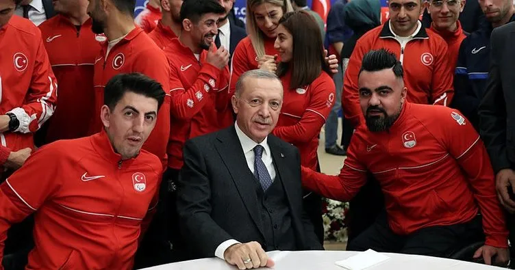 Başkan Erdoğan sporcularla bir araya geldi! “Rakibini duman ettin”