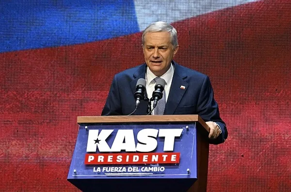 Şili'de devlet başkanı seçimini aşırı sağcı kazandı