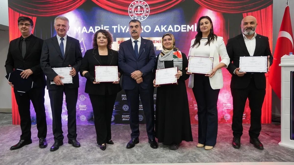 Milli Eğitim Bakanı Yusuf Tekin Maarif Tiyatro Akademisi mezuniyetinde