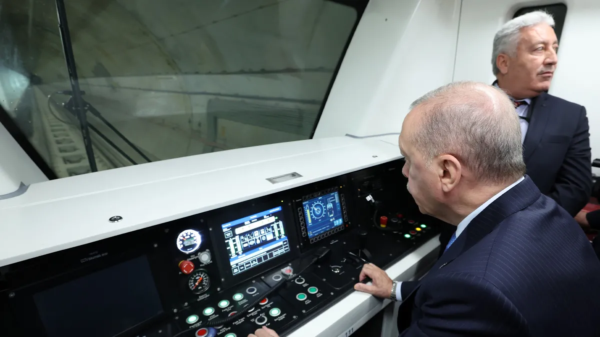 Başkan Erdoğan Halkalı-İstanbul Havalimanı Metro Hattı'nda yolculuk yaptı! Müjdeyi verdi: 31 Temmuz'a kadar ücretsiz olacak