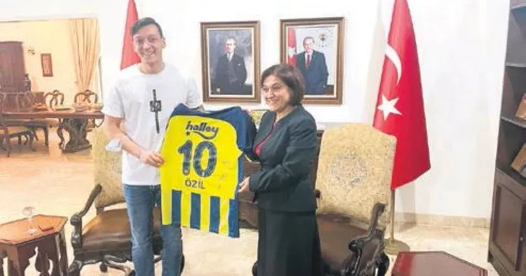 Mesut Özil’den büyük anlaşma!