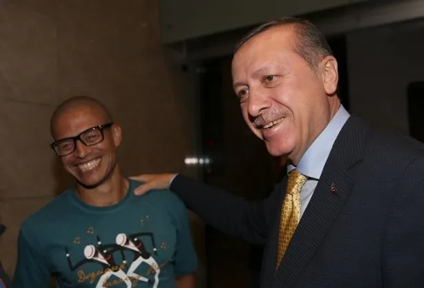 Erdoğan’a havalimanında sürpriz karşılama