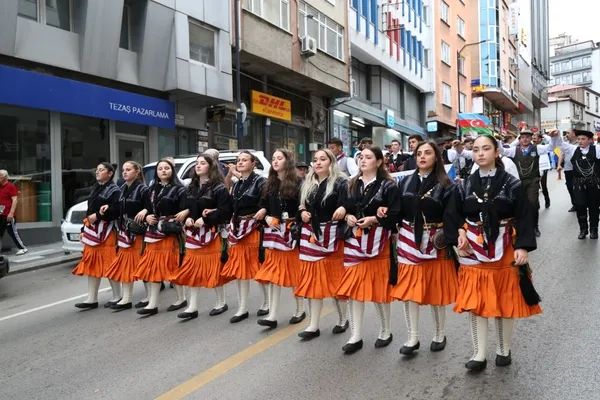 trabzon-horon-ve-muzik-festivali-coskuyla-basladi-1783760853823.jpg